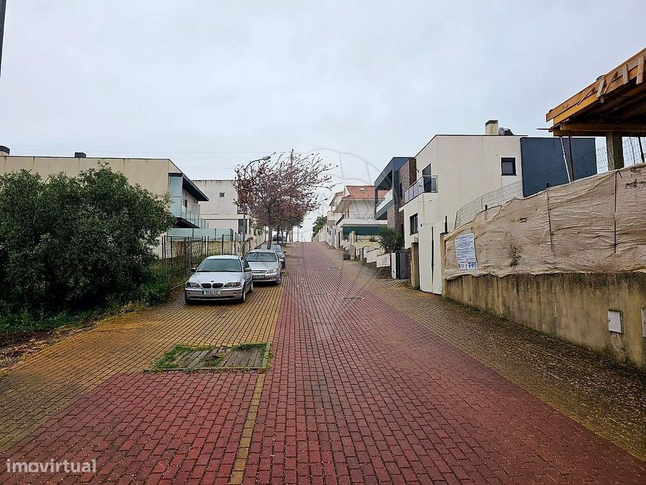 Moradia T4 para venda