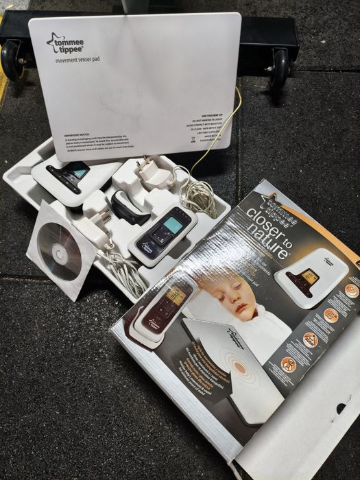 Tommee Tippee Monitor DECT + Sensor de Movimento (pad) para bebé – como novo.
