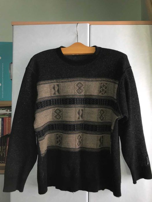 Дуже теплий светр від бренду Вaffo , розмір 52 , відмінний стан.