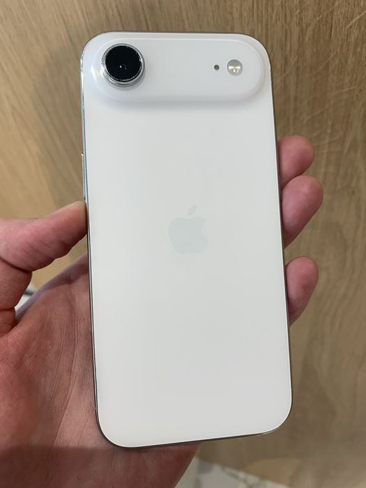 б/у IPhone Air 256гб White Neverlock