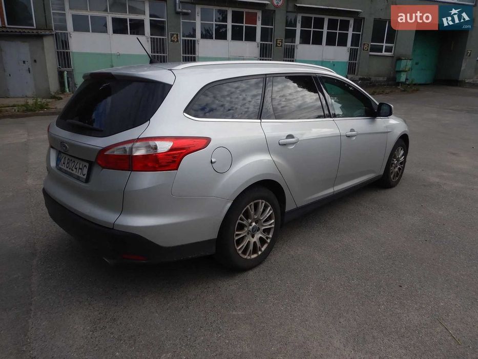 Ford Focus 2011 Автопаркування