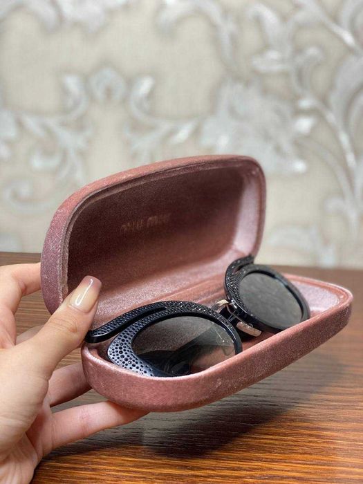 Окуляри Miu miu від Анни Трінчер