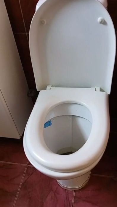 Продам душ кабину, умывальник, унитаз