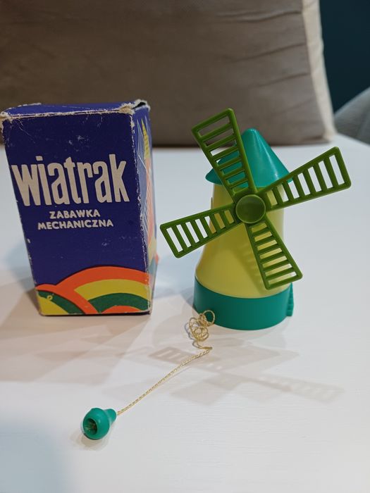 Zabawka mechaniczna wiatrak PRL