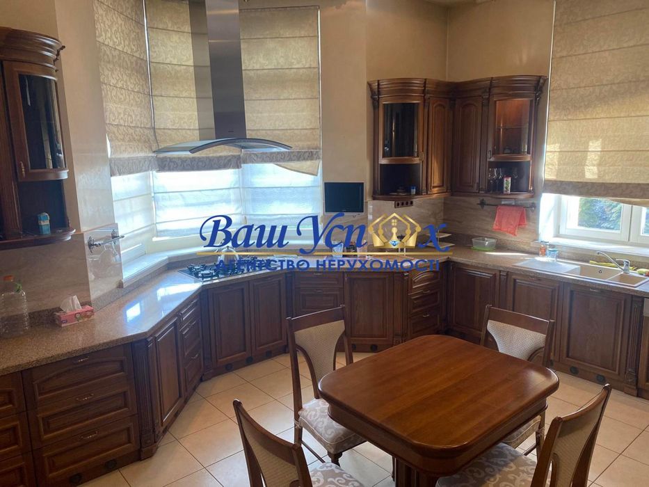 Аренда дома в центре Киева. Бот Сад. ул Добролюбова. Печерск