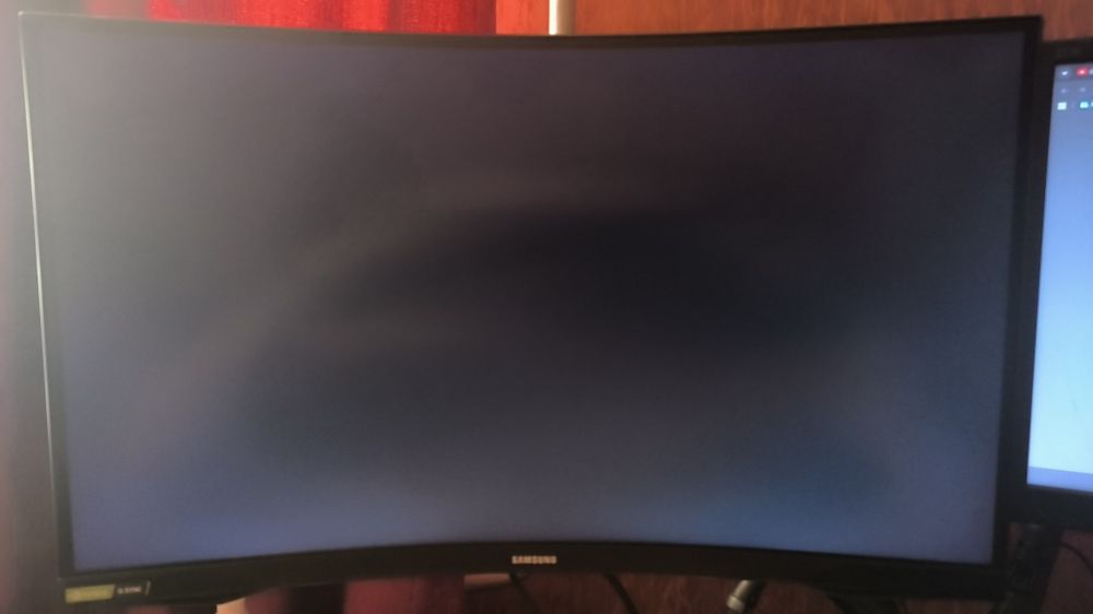 Samsung Odyssey G7 27" 240гц  2560x1440
