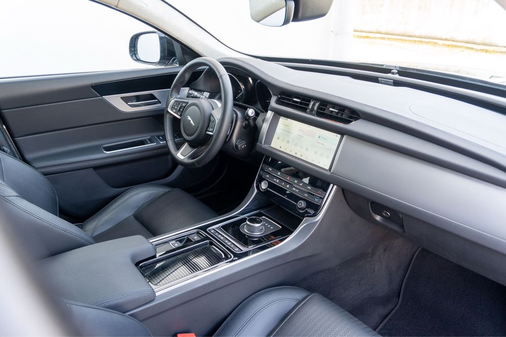 Jaguar XF 2.0D AWD Prestige (financiamento disponível)
