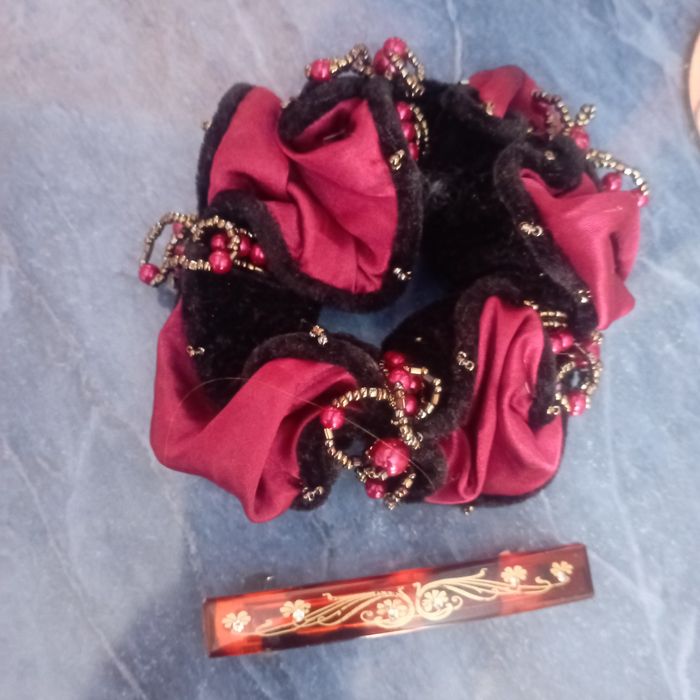 Заколки - прикраси для волосся