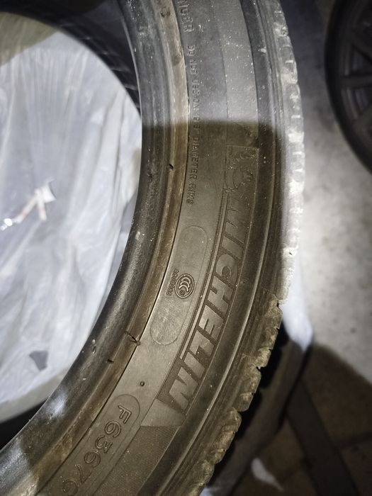 Michelin R19 245/45