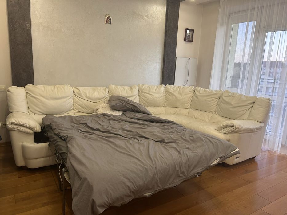 Диван шкіряний білий