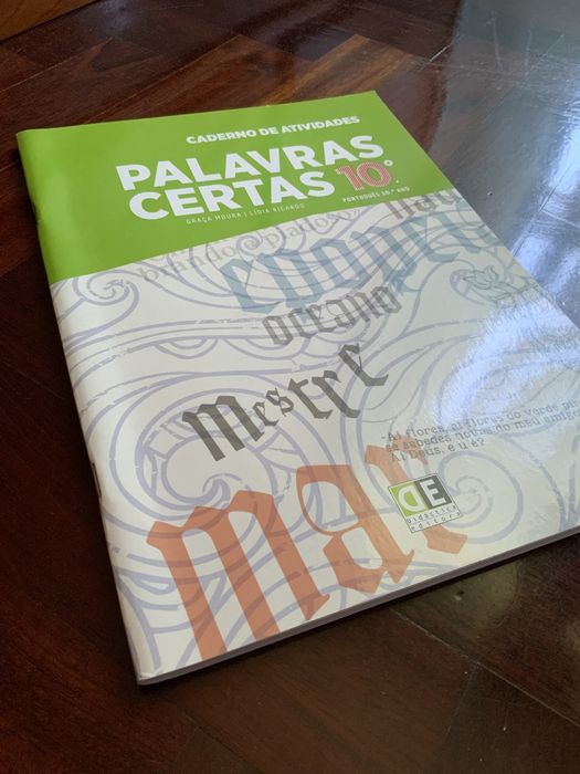 Caderno de atividades Português 10º ano