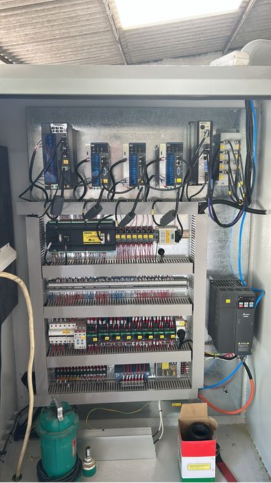 Fresadora para granito com troca automática de 24 ferramentas