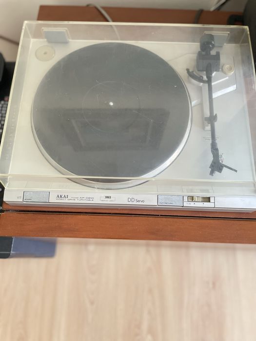 Gira-discos Akai APD-210 revisto + AT3600 – satelite novo
