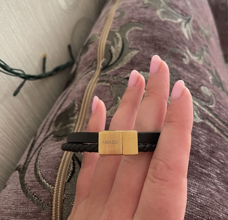 Браслеты кожзам,размер регулируется