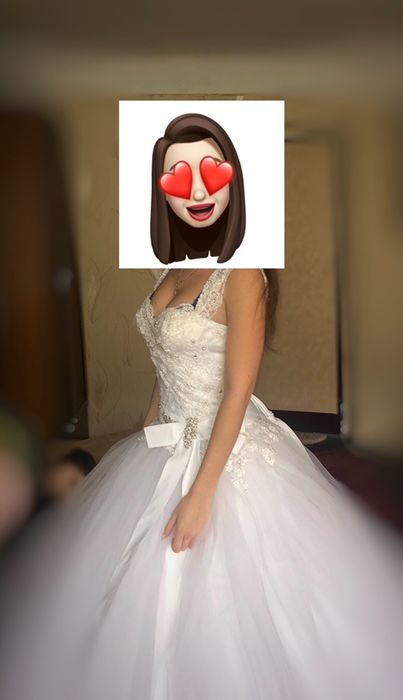 Продам весільну дизайнерську сукню