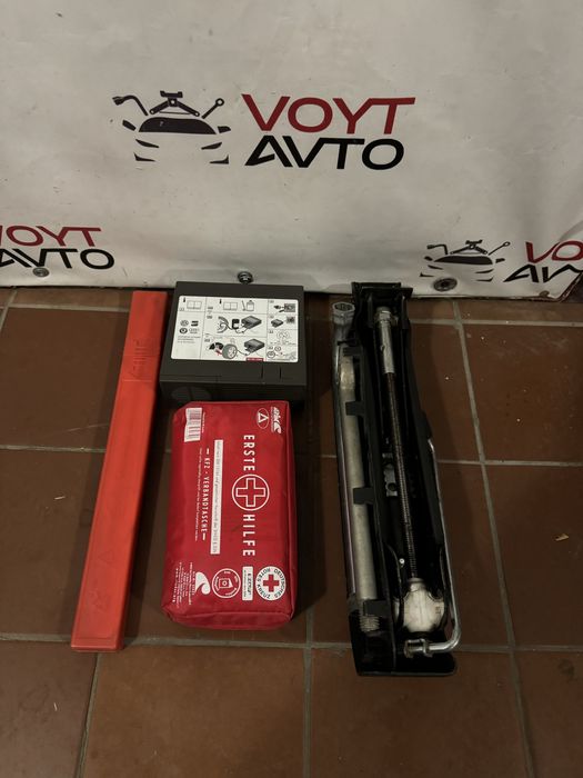 Домкрат Комплект Буксировочний Крюк Балонний Ключ VW T4 T5 T6 Оригінал