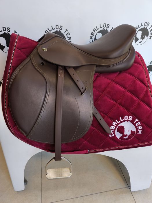 16,5 cali skokowe Epona/Ikonic siodło Id.1035