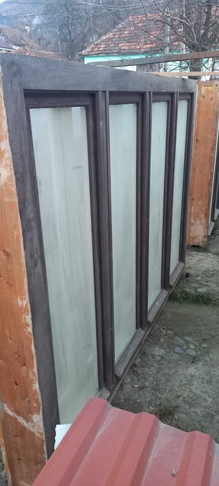 продам деревяні  вікна  застеклені в рамах дуже хорошої якості