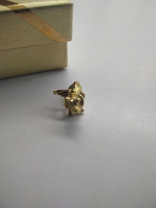 Złoty wisiorek charms piesek złoto 333  64