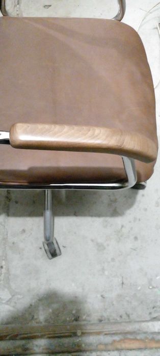 продам шкIряне крIсло