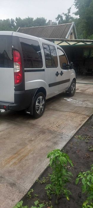Fiat Doblo 2011 року