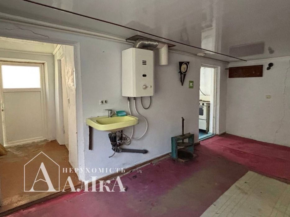 Продам будинок біля міста