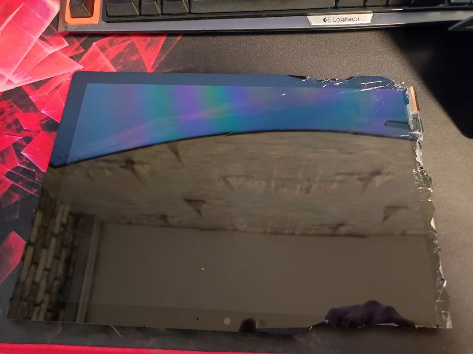 Surface Pro 5 i5 7300U 8гб озп 256gb SSD 12-15V битий екран