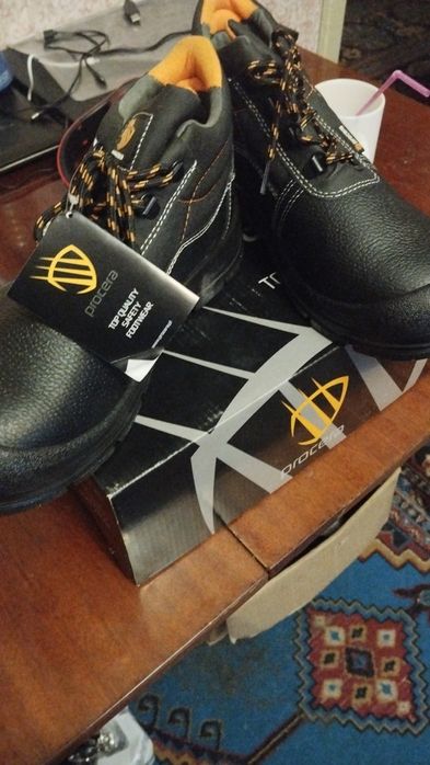 Продам робочі ботінки