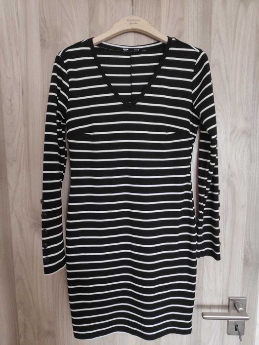 Dopasowana sukienka Sinsay rozmiar S/M wyprzedaż!