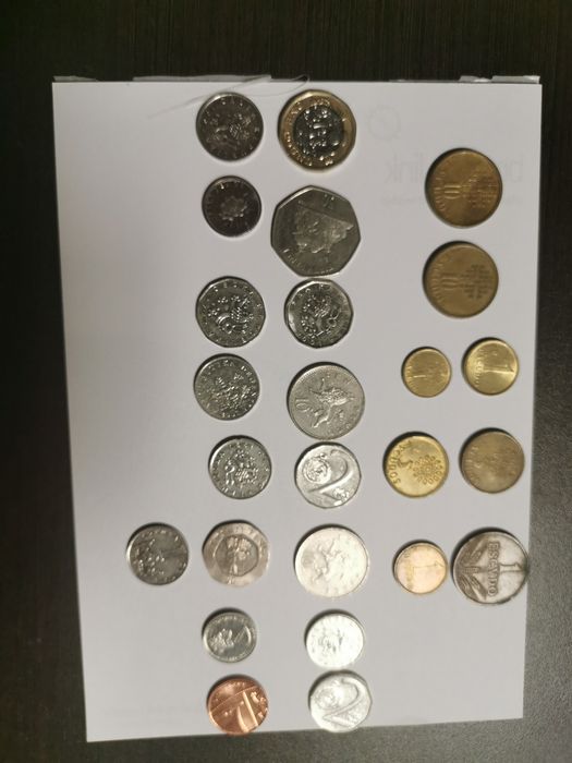 Várias moedas de viários países