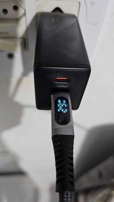 Essager ECTAC-KSB01-Z, GaN, 2xUSB-C, USB-A, 67W
