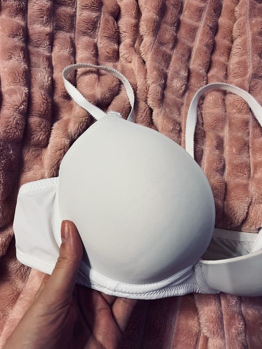 Білосніжний бюстгальтер 75В