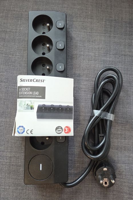 Przedłużacz na 6 wtyczek z oddzielnymi włącznikami