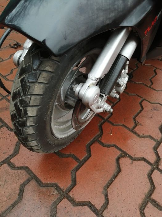 Двомісний японський мопед Honda LEAD AF-20 49см3