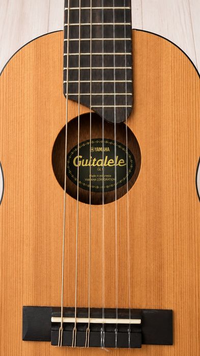 Гиталеле Yamaha GL1 + фирменный чехол + коробка. Отличное остояние