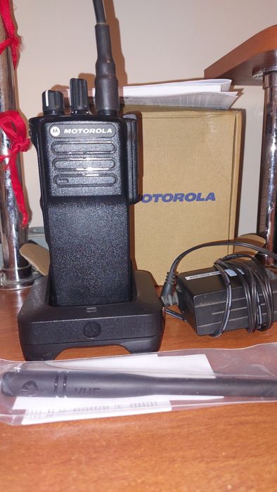 Моторола    DP4400e VHF