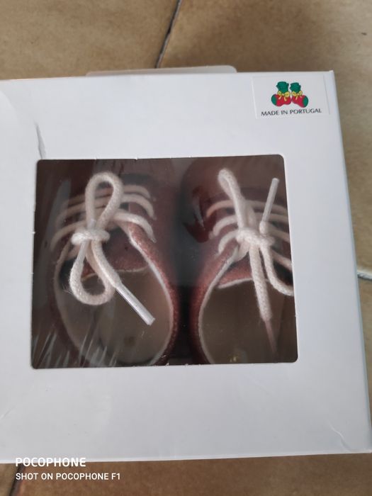 Sapatos bebé, novos, tam. 16