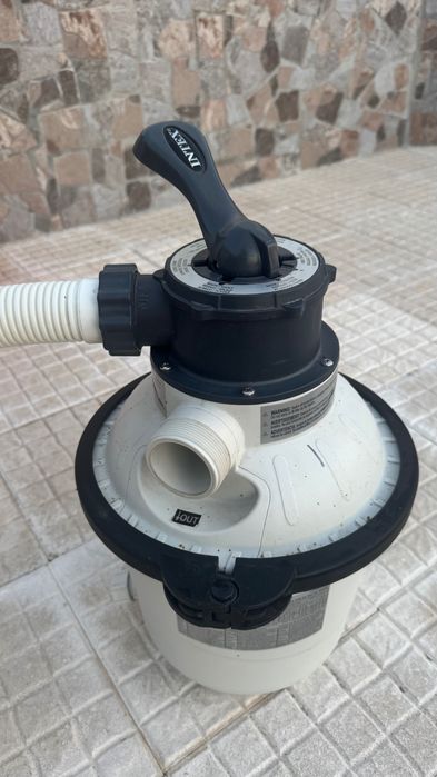 Bomba e filtro de areia para piscina INTEX