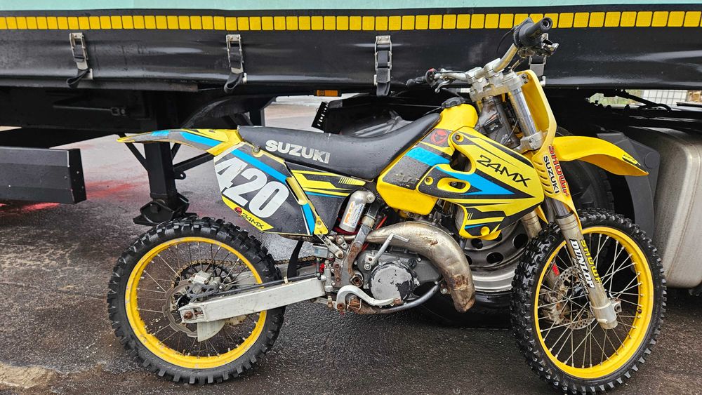 Suzuki rm 125 98r