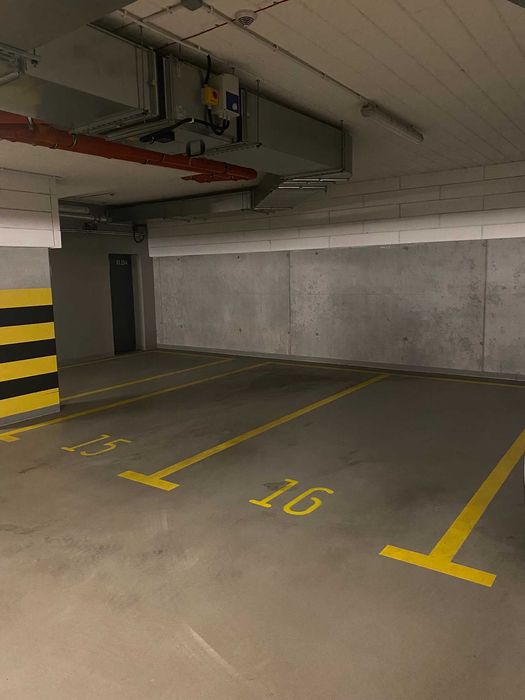 Miejsce postojowe w garażu podziemnym – Szwedzka 30 (Bohema)