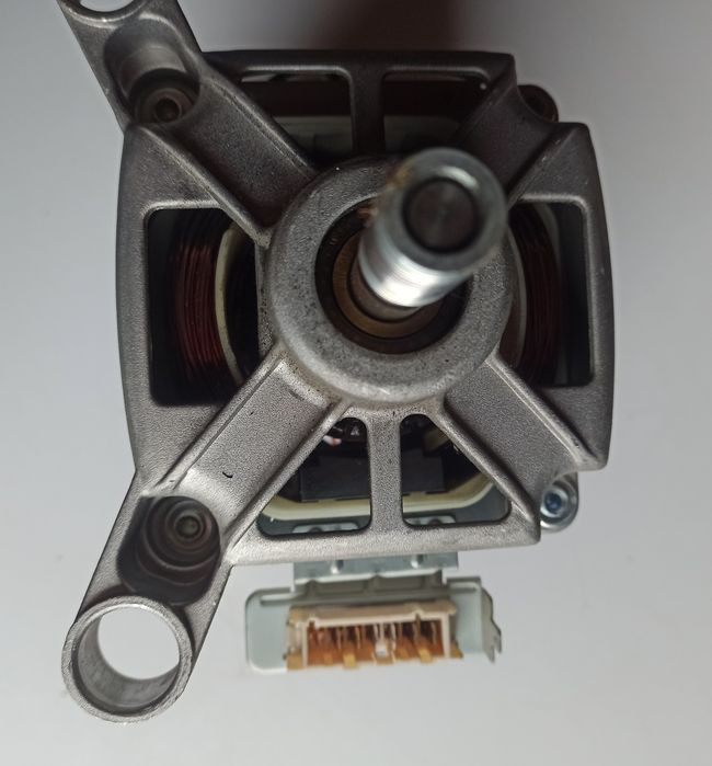 Двигатель стиральной машины Candy