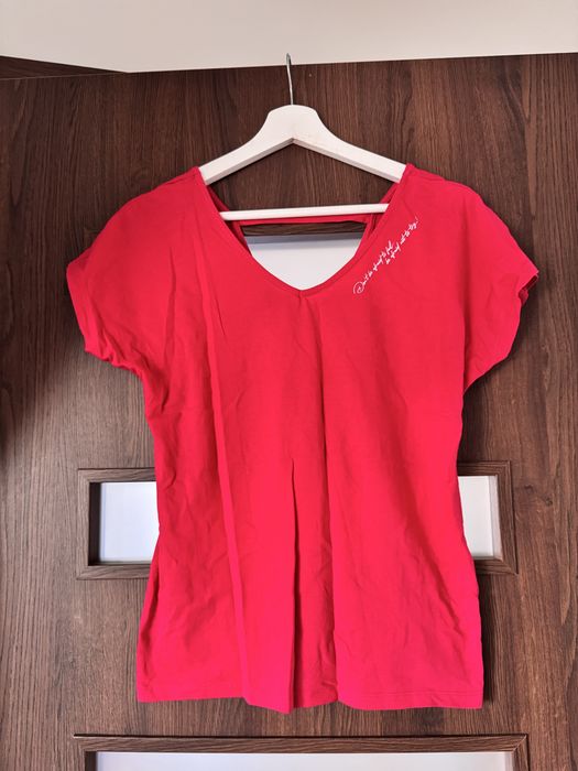 Różowy t-shirt damski