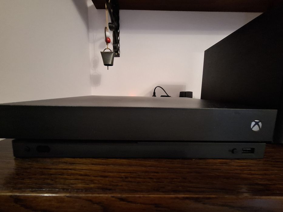 Konsola XBOX ONE X 1 TB