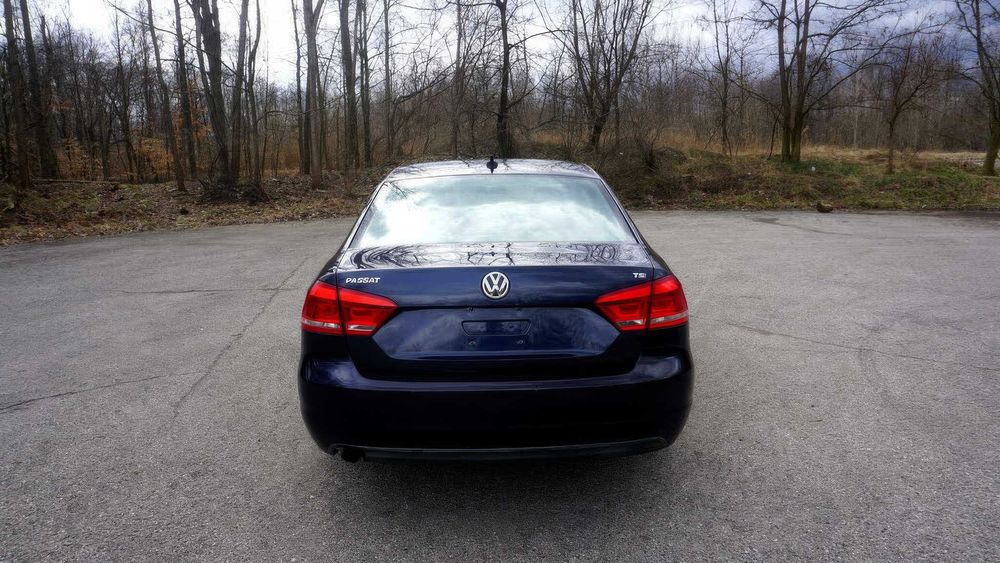 Volkswagen Passat      2013