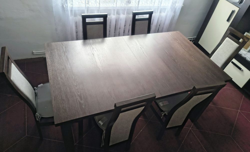 Stół rozkładany +6 krzeseł