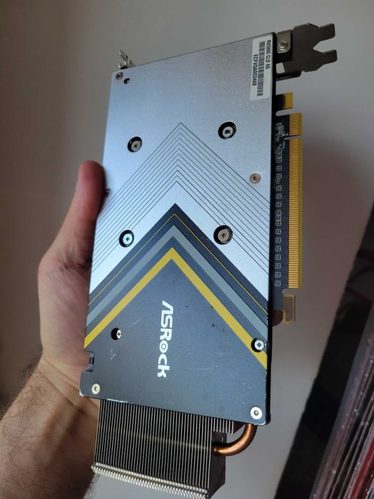 видеокарта RX 5600xt (rtx 2060 ) 6gb ddr6   артефакты под ремонт