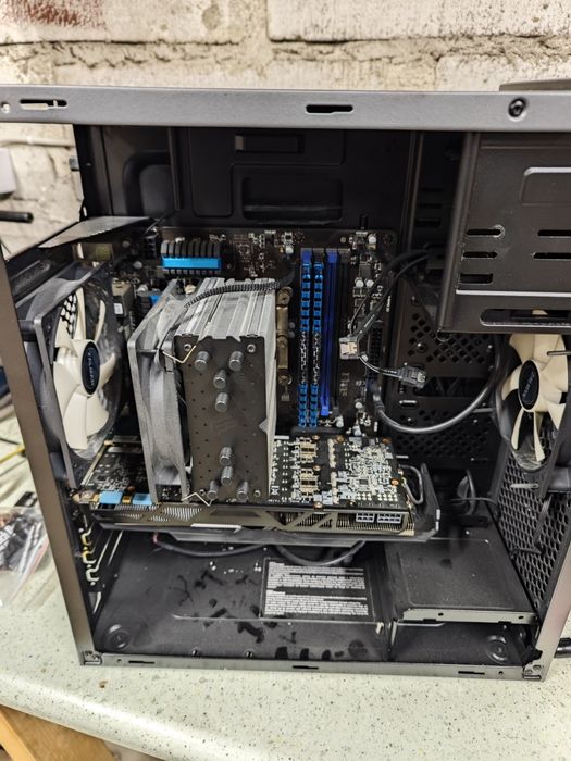 Intel i5 4690k GeForce GTX 760 2GB OC 8 GB Ram