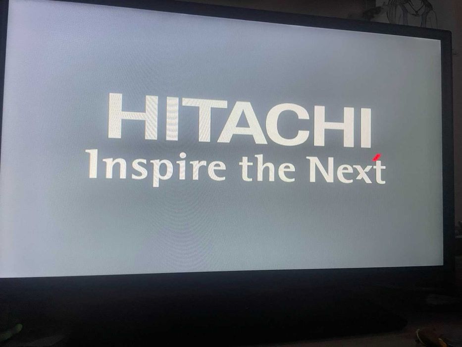 LED 32 HITACHI телевізор