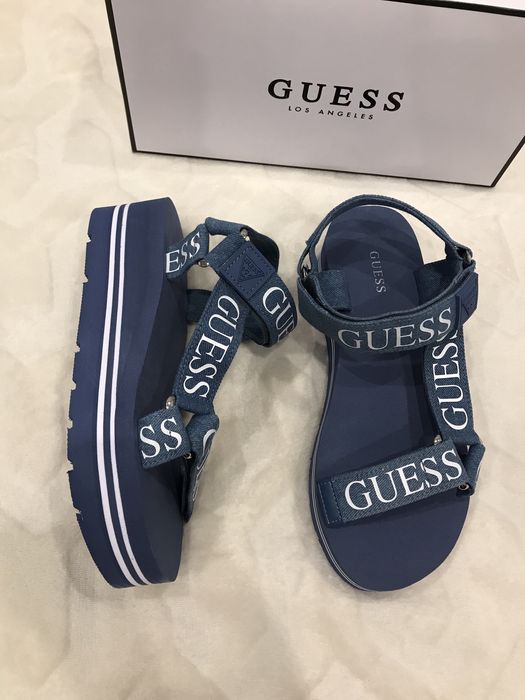 Продам женские босоножки/сандали GUESS
