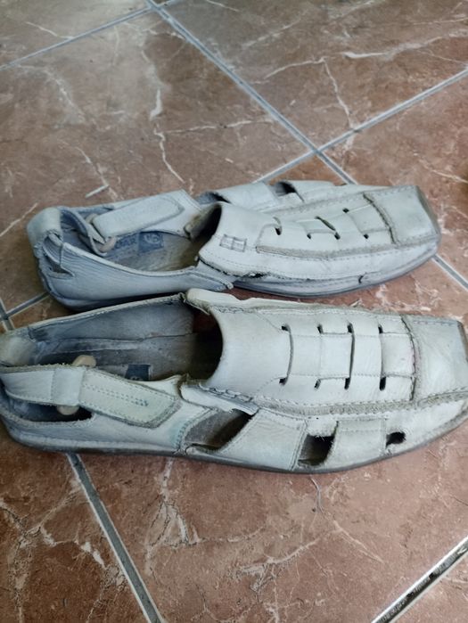 Продам сандалі шкіра